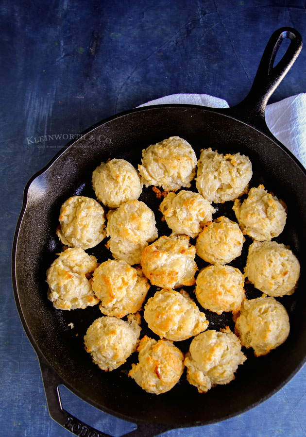 Easy Skillet Biscuits Recipe - easy to make side dish everyone loves.