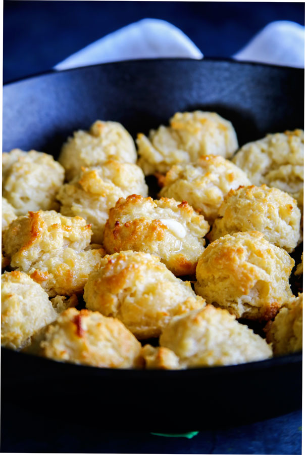 Easy Skillet Biscuits Recipe - easy to make side dish everyone loves.