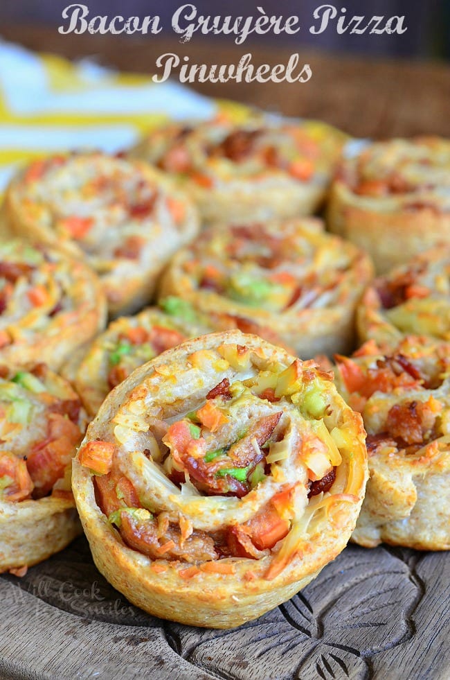 Bacon Gruyère Pizza Pinwheels. Great warm appetizer made with whole grain pizza dough, crispy bacon, Gruyere cheese, tomato and avocado. | from willcookforsmiles.com