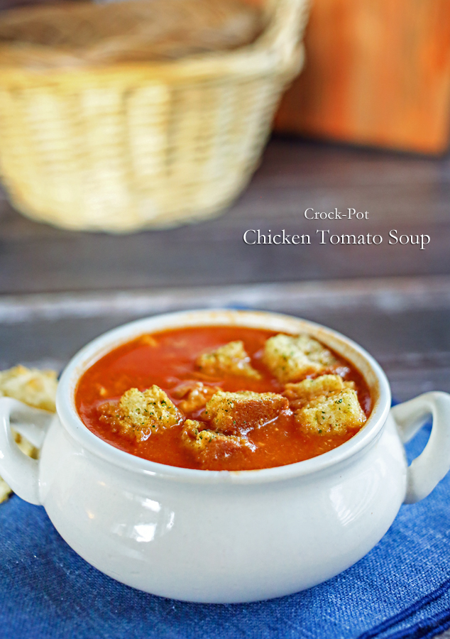 Slow Cooker Chicken Recipes that are super easy to make and delicious. You will just a few ingredients to make these Crock Pot chicken main dishes and soups. 15 of the BEST CHICKEN RECIPES ever... Pin it now and make them later! 