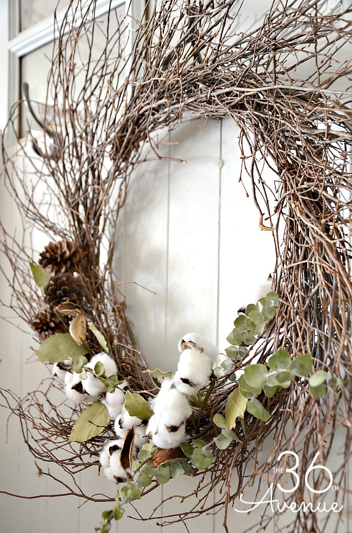 Farmhouse Style Wreath Tutorial. Check out how you can make this DIY Wreath in just ten minutes.