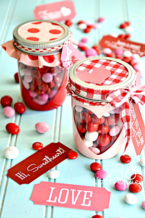 Valentine's Day Gifts and Ideas - Oh my cuteness! I'm LOVING all of these Handmade Gift Ideas, yummy recipes, and Valentine decor ideas. PINNING FOR LATER! 
